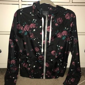 (🏄🏻‍♀️) rose windbreaker